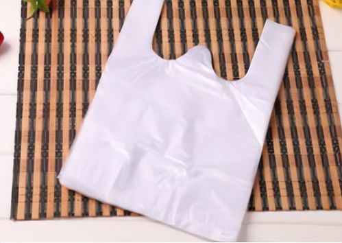 塑料袋裝菜進冰箱，慢性自殺會致癌？實驗揭示真相